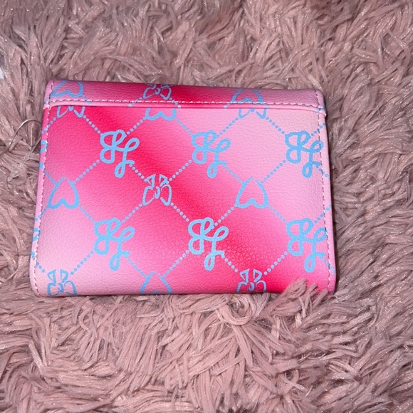 Pink Wallet - Picture 3 of 5